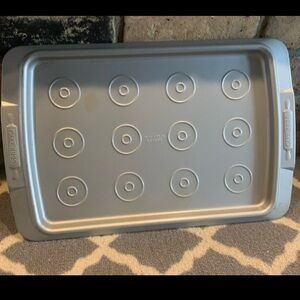 Cake Boss Deluxe Nonstick Bakeware 10-inch by 15-inch cookie pan